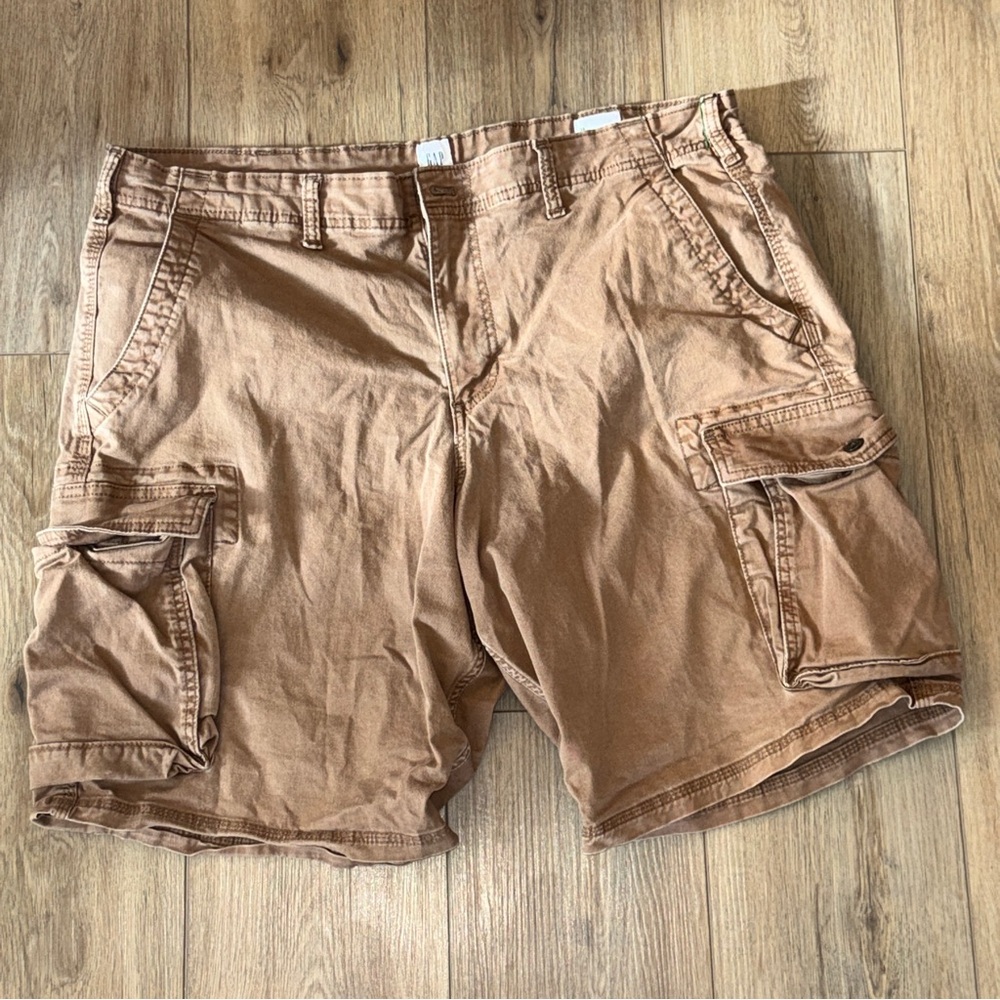 GAP Mens Cargo Shorts Size 38 Brown Tan Utility Pockets Casual